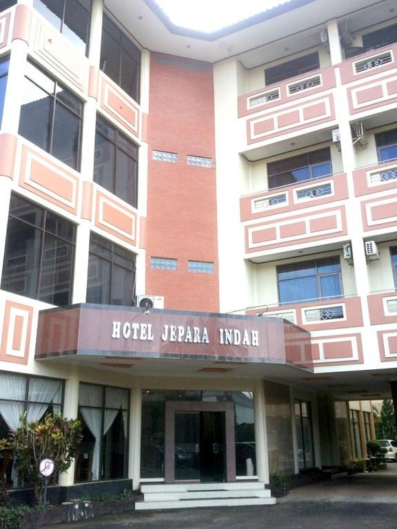 Jepara Indah Hotel Habitación foto
