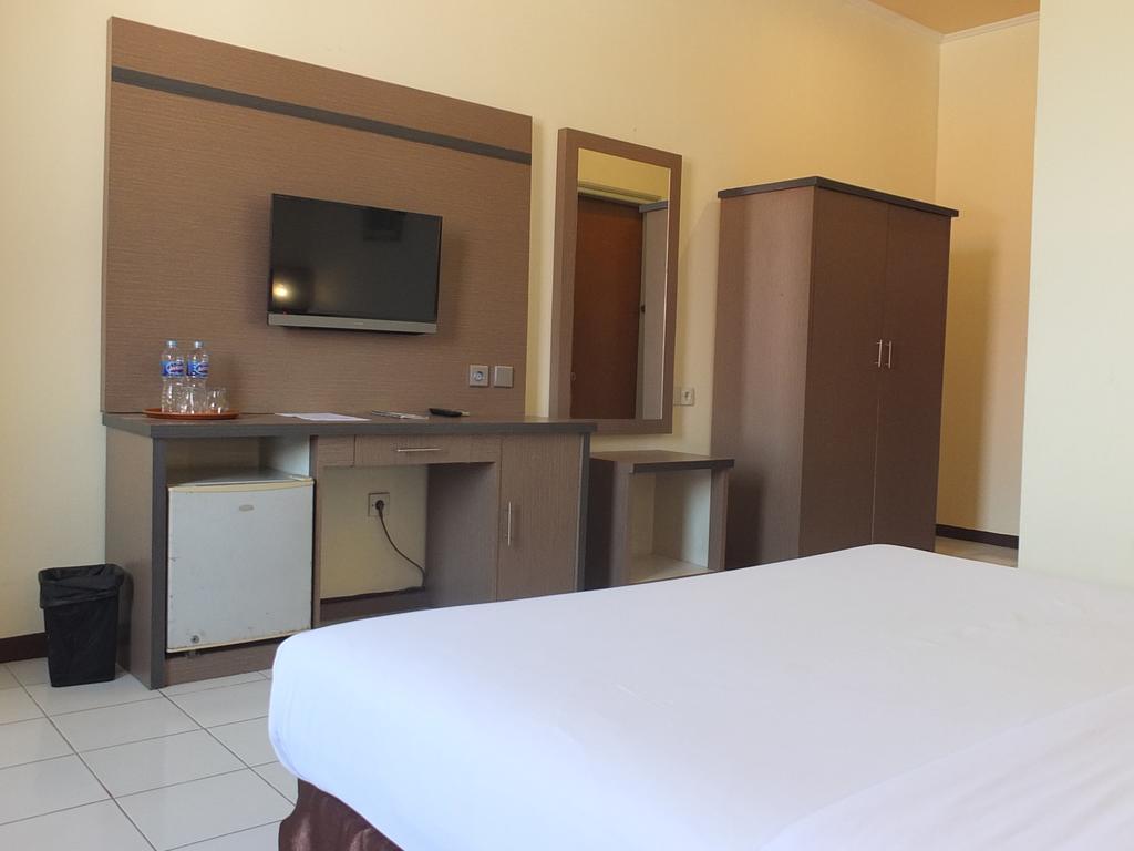 Jepara Indah Hotel Habitación foto
