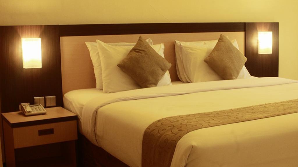 Jepara Indah Hotel Exterior foto